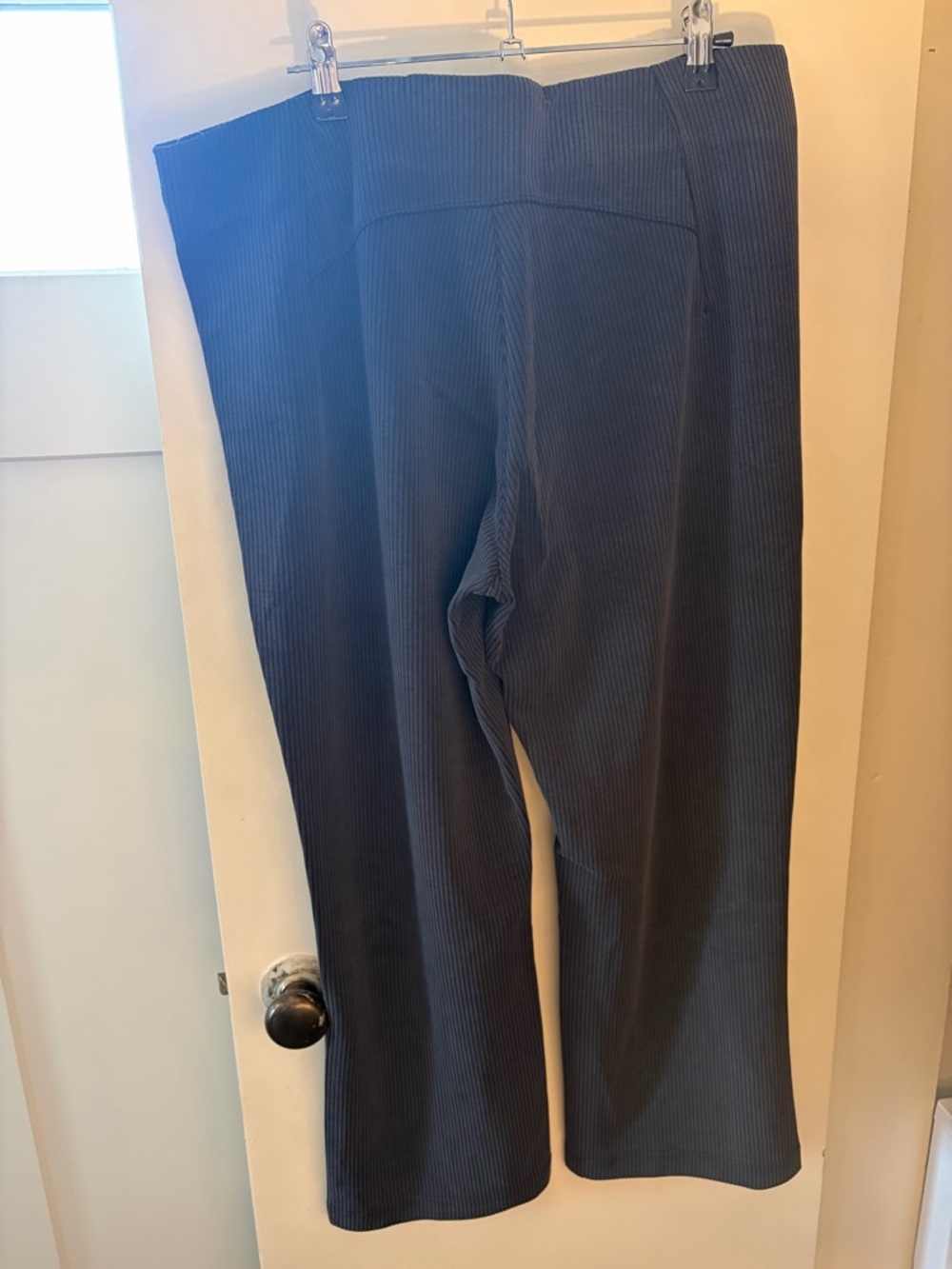 Lululemon Ribbed Softstreme Zip-Leg High-Rise Cropped Pants 25" - Picture 2 of 4